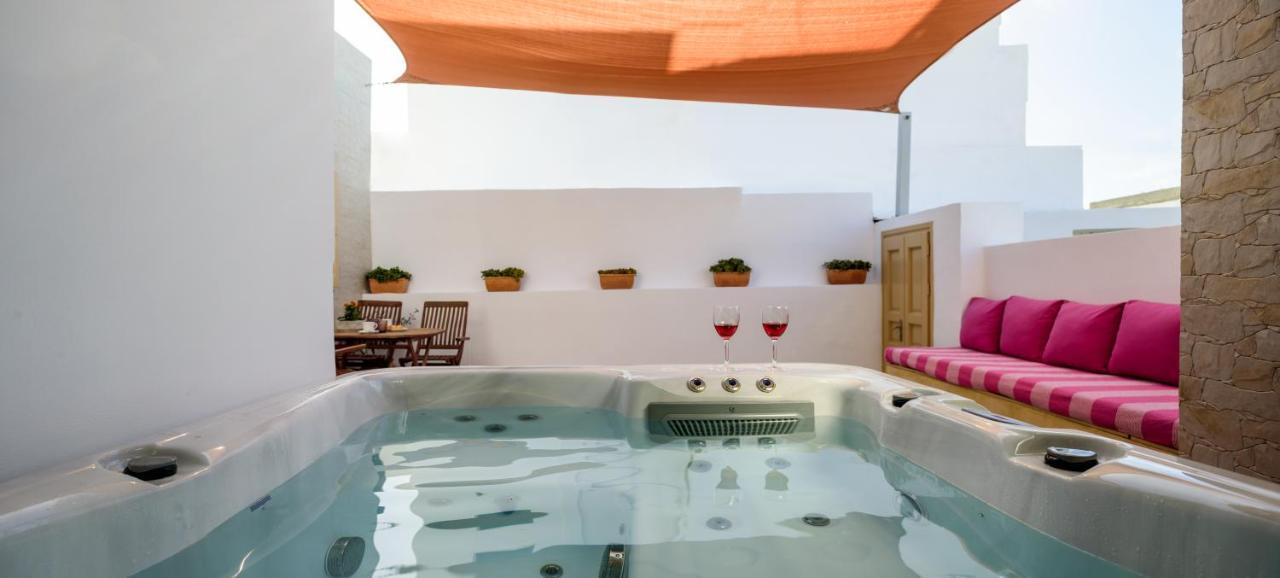 Apartament Heart Of Oia - Private House With Jacuzzi Zewnętrze zdjęcie